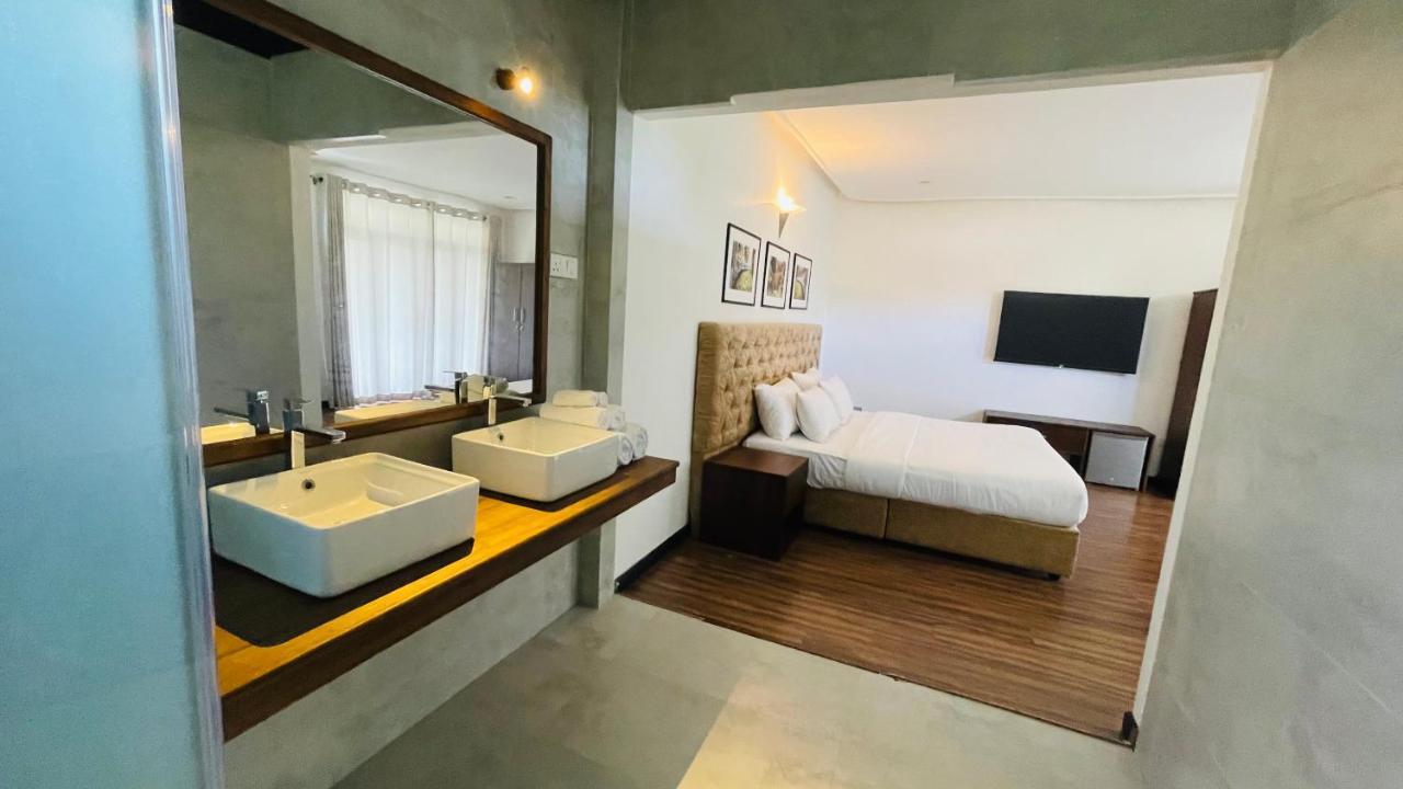 Hotel Beverly Beach Mirissa Exterior foto