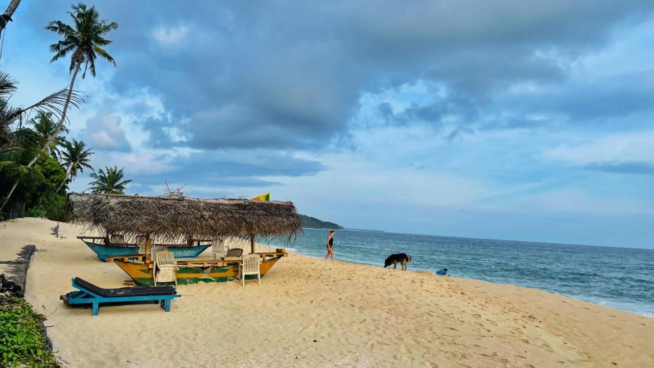Hotel Beverly Beach Mirissa Exterior foto